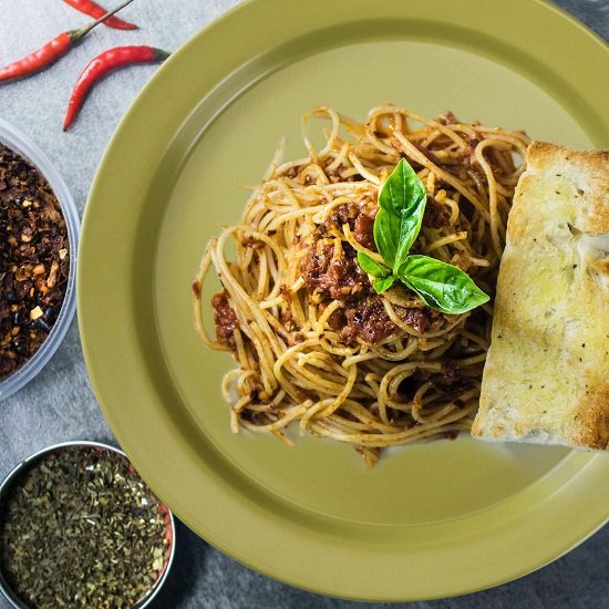 2 Pack Dinner Plates, 8 Inch Avocado Green Porcelain Salad Plates Round Ceramic Serving Dining Plate Set of 2 for Dinner Pasta